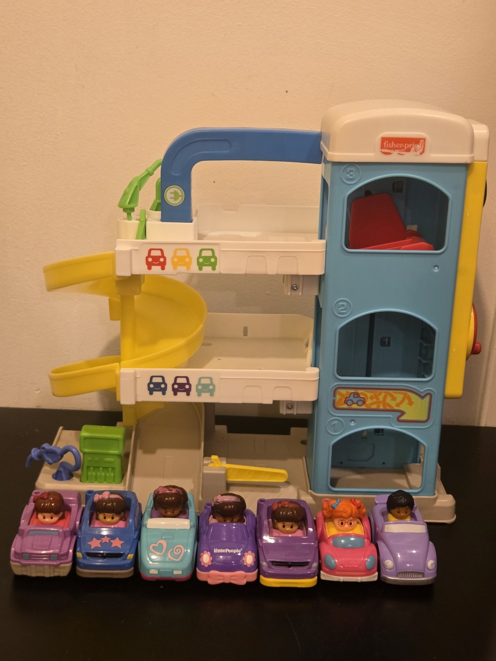 Little People Girl Wheelie Cars & Helpful Neighbors Garage Ramp